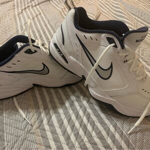 Men’s Nike Air Monarch new never worn athletic shoes